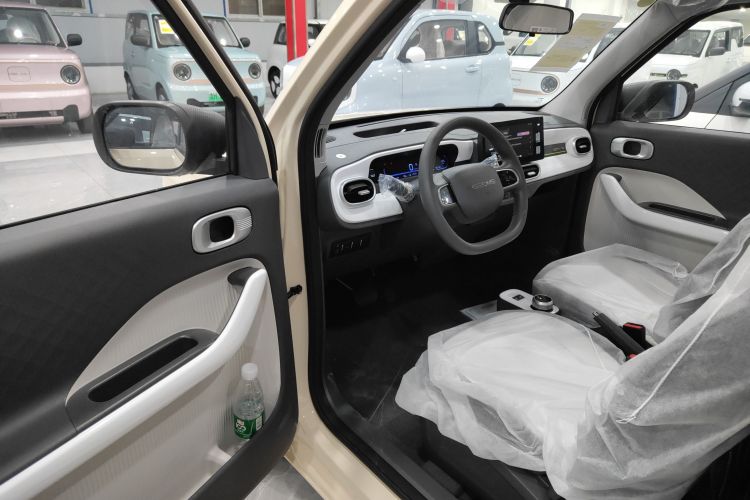 吉利银河 熊猫 2025款 210km 元气熊中控内饰20