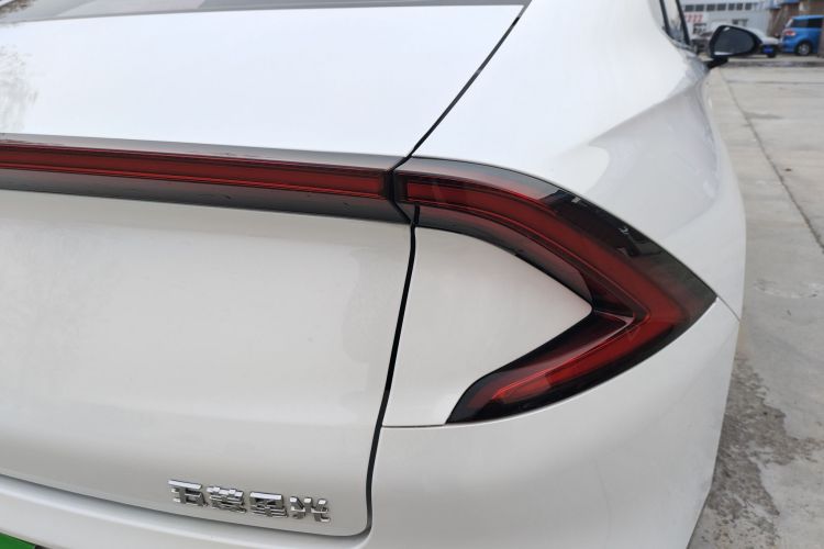 五菱汽车 五菱星光 2024款 共创版 510 进阶型车身外观9