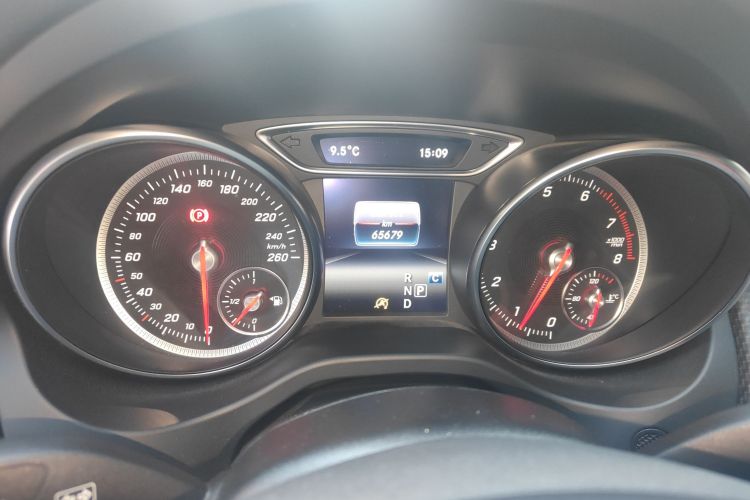 奔驰GLA 2018款 GLA 200 时尚型中控内饰15