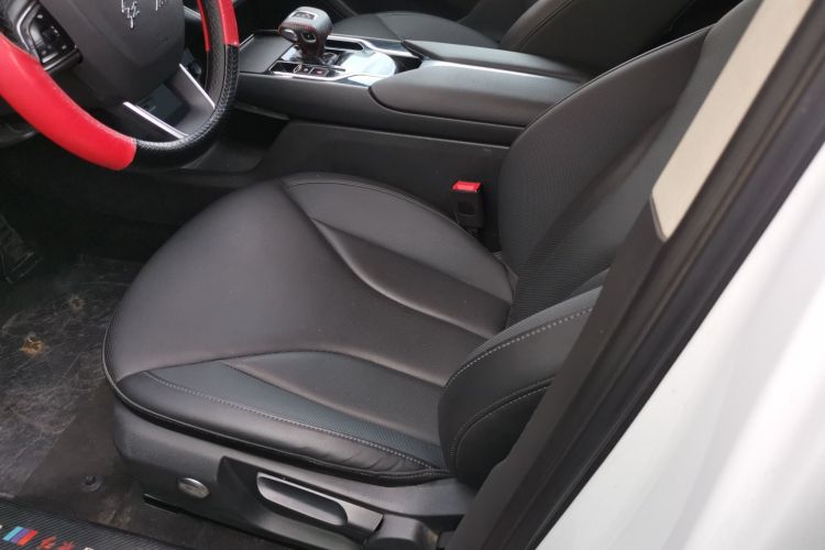 红旗E-QM5 2022款 431km 充电乐享版中控内饰19