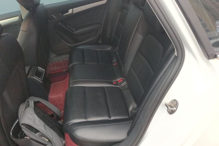 奥迪A4L 2012款 2.0 TFSI 自动标准型中控内饰21