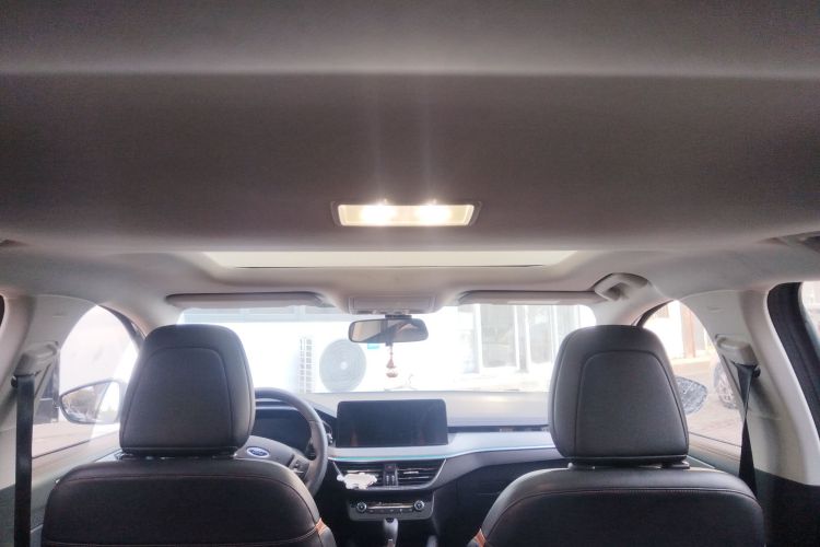 福特 福克斯 2022款 两厢 EcoBoost 180 自动竞速版中控内饰22