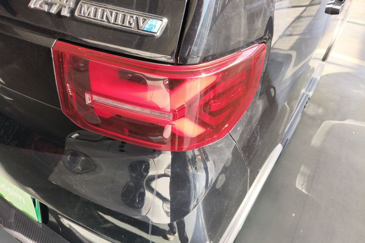 五菱汽车 宏光MINIEV 2022款 GAMEBOY 200km 玩咖款 磷酸铁锂车身外观9