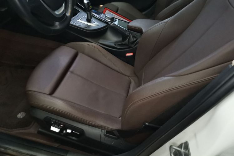 宝马3系 2019款 320Li 时尚型中控内饰19