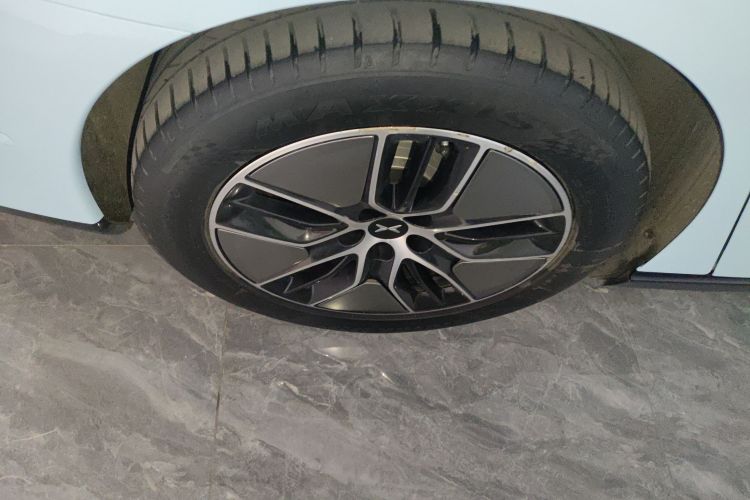 小鹏P7 2023款 P7i 702 Pro车身外观6002