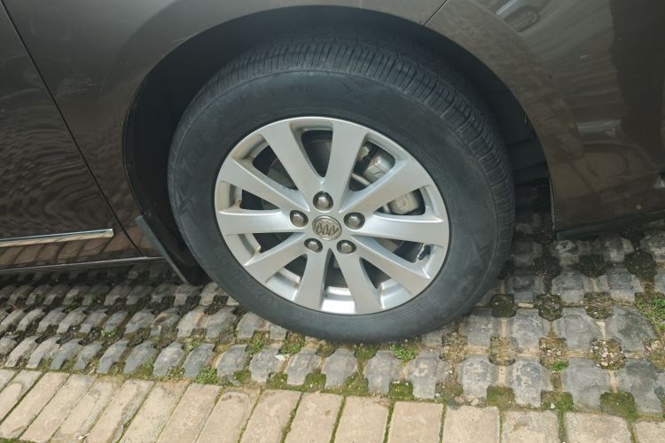 别克GL8 2017款 25S 尊贵型 国V车身外观10