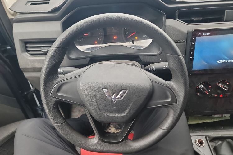 五菱汽车 五菱宏光PLUS 2019款 1.5T 手动标准型 5座局部细节13