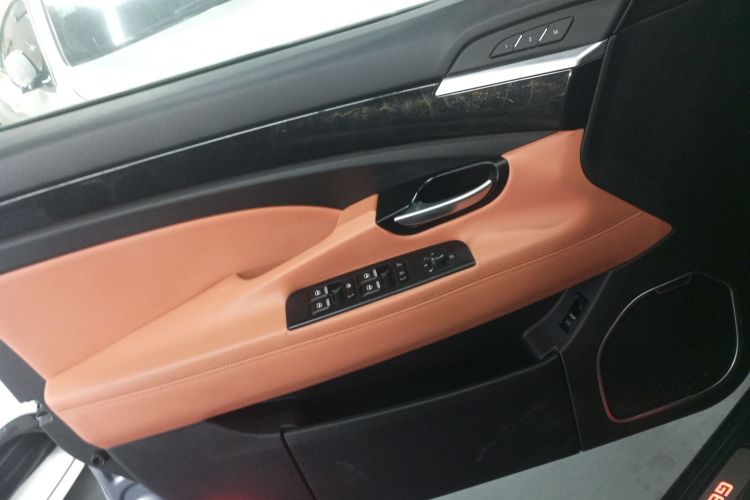 吉利汽车 博瑞 2015款 1.8T 尊贵型中控内饰7007