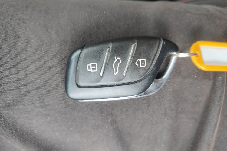 名爵 MG5 2023款 180DVVT 手动风尚版中控内饰11