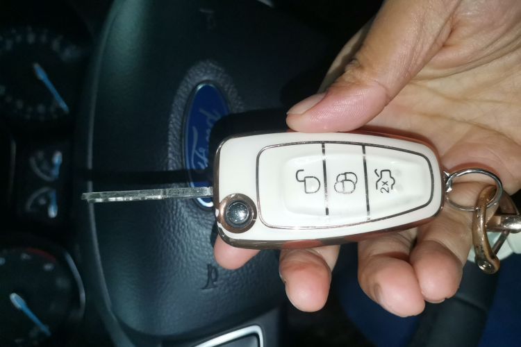 福特 福克斯 2018款 两厢经典 1.6L 自动风尚型智行版中控内饰11