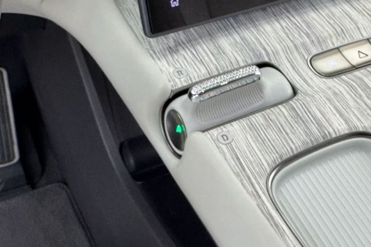 蔚来ET7 2024款 100kWh 行政签名版中控内饰18