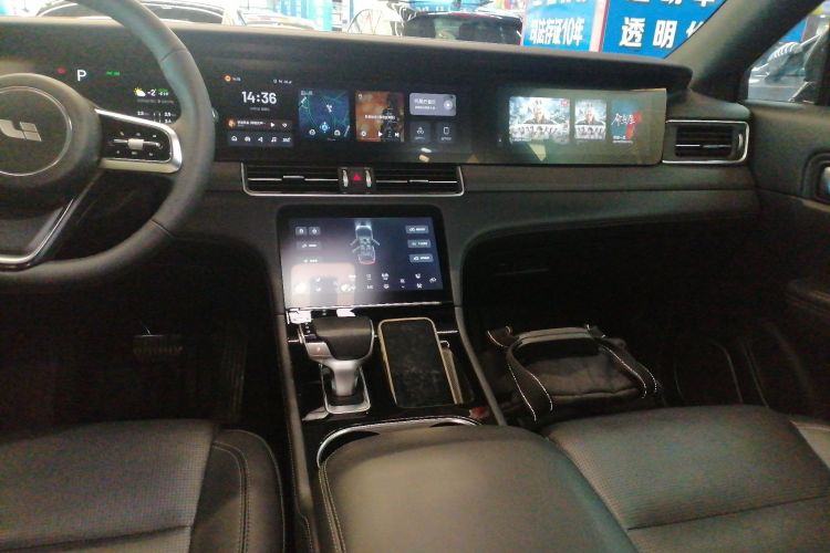 理想汽车 理想ONE 2020款 增程6座版中控内饰16