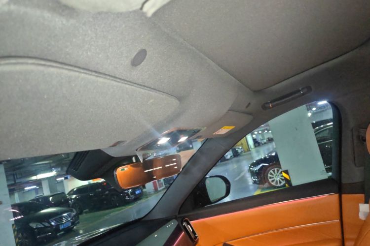 鸿蒙智行 问界M8 2025款 增程 Max+版 53.4kWh 6座版中控内饰22