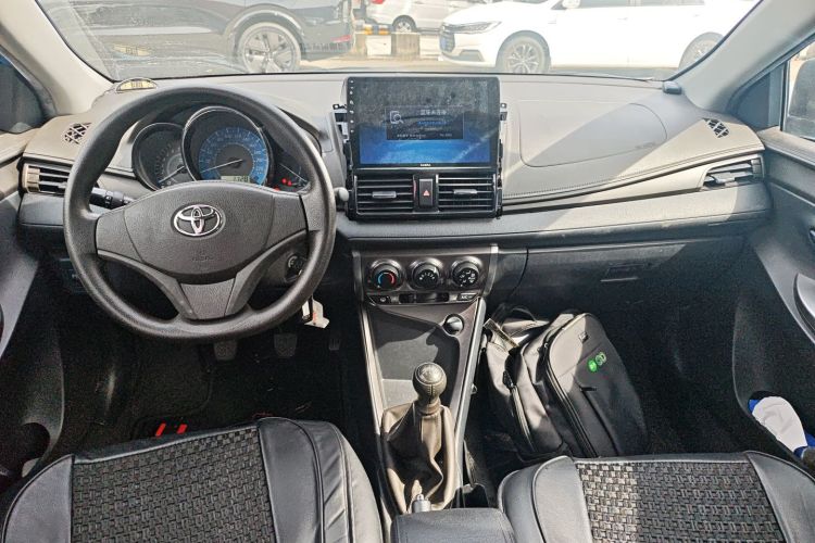 丰田 YARiS L 致炫 2014款 1.3E 手动魅动版中控内饰12