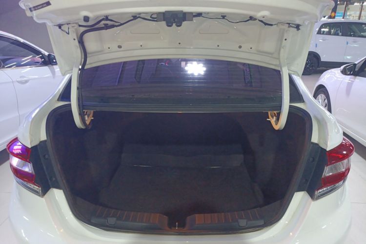 纳智捷 锐3 2016款 1.6L 手动智享型机舱底盘23