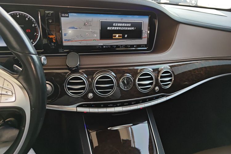奔驰S级 2017款 S 320 L 商务型中控内饰16
