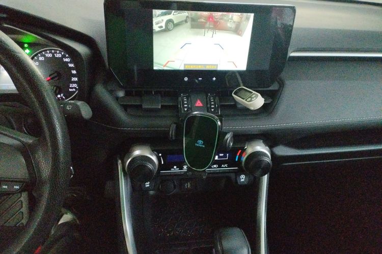 丰田 威兰达 2023款 2.0L CVT两驱领先版局部细节16