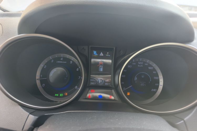 长安CS75 2016款 1.8T 自动精英型 国V局部细节14