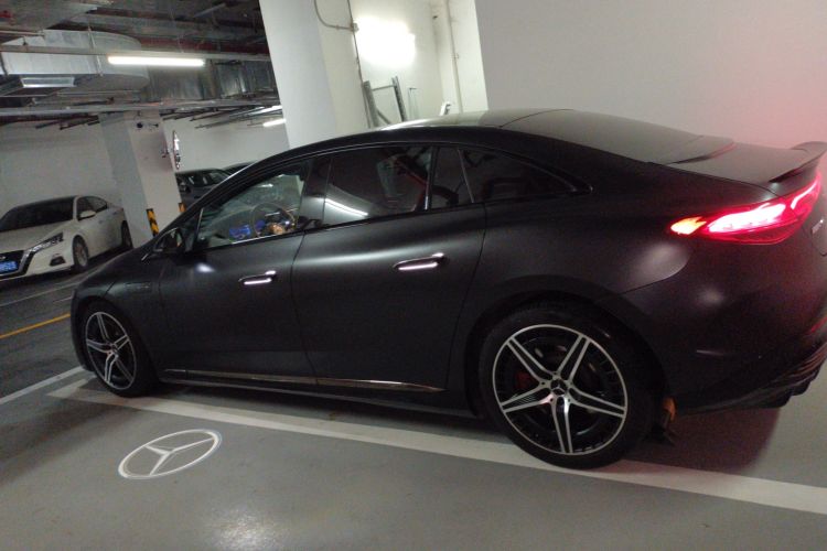 奔驰EQE AMG 2023款 AMG EQE 53 4MATIC+车身外观4