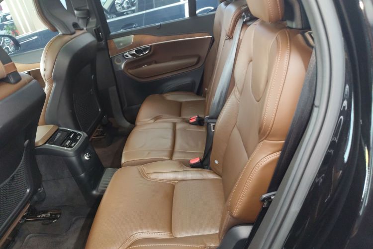 沃尔沃XC90新能源 2019款 E驱混动 T8 智尊版 7座 国VI中控内饰7004