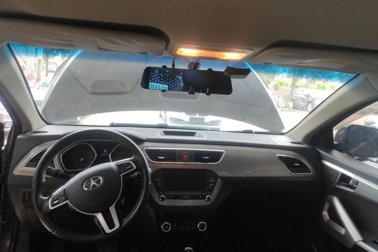 江汽集团 瑞风S2 2015款 1.5L CVT豪华智能型中控内饰7002