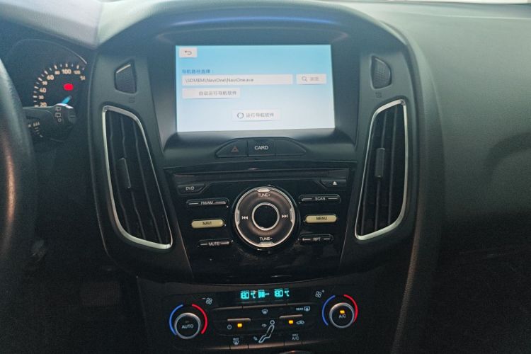 福特 福克斯 2017款 两厢 1.6L 自动风尚型智行版局部细节16