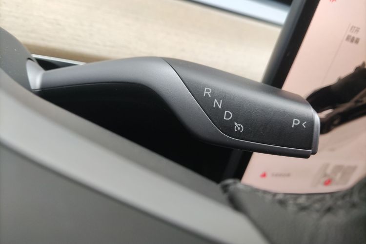 特斯拉 Model 3 2022款 后轮驱动版中控内饰18