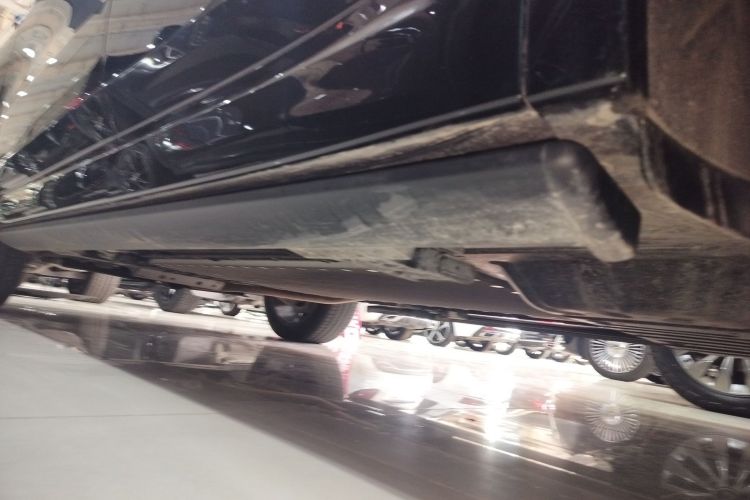 理想汽车 理想L8 2024款 Pro机舱底盘30