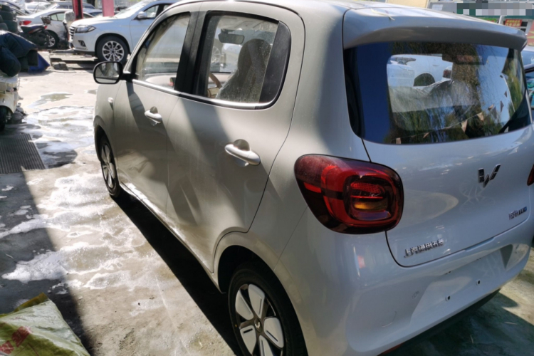 五菱汽车 宏光MINIEV 2025款 四门版 进阶款车身外观4