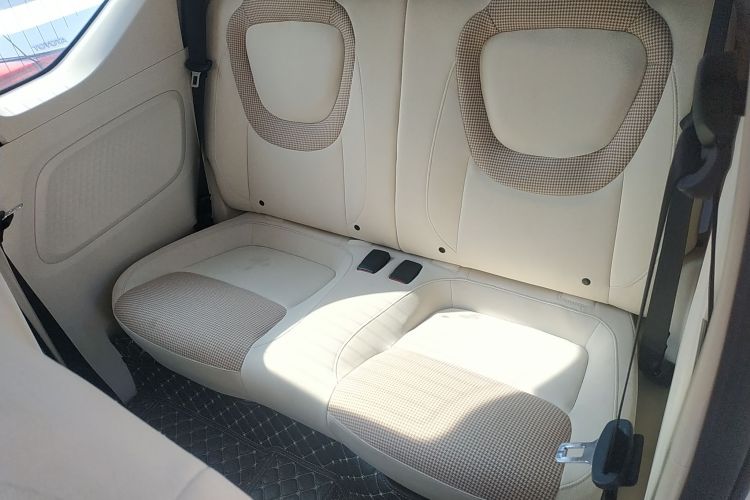 五菱汽车 宏光MINIEV 2024款 第三代 215km 进阶版中控内饰21