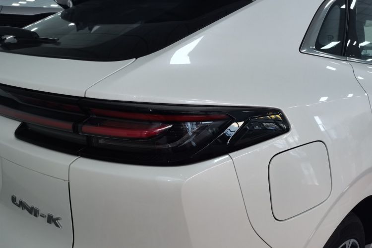 长安UNI-K 智电iDD 2024款 智电iDD 1.5T 135km智领型车身外观6006