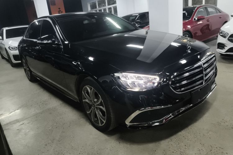 奔驰E级 2020款 改款 E 300 L 运动时尚型车身外观3
