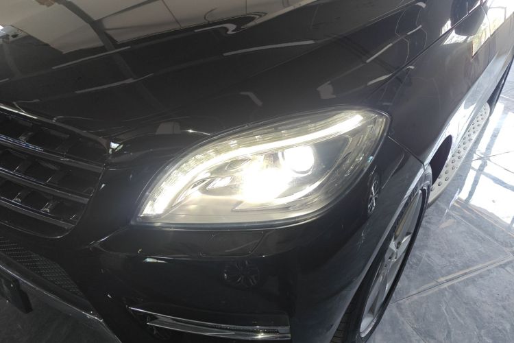 奔驰M级 2014款 ML 320 4MATIC局部细节36