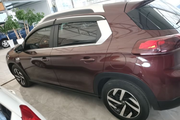 雪铁龙C3-XR 2015款 1.6L 自动先锋型车身外观4