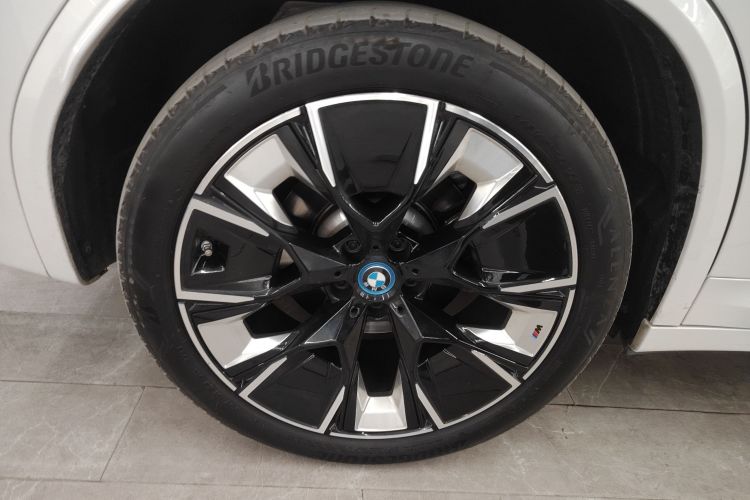 宝马iX3 2022款 改款 创领型车身外观6008