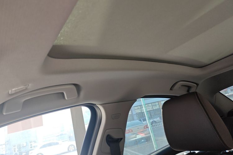 宝马1系 2021款 120i M运动曜夜版中控内饰22