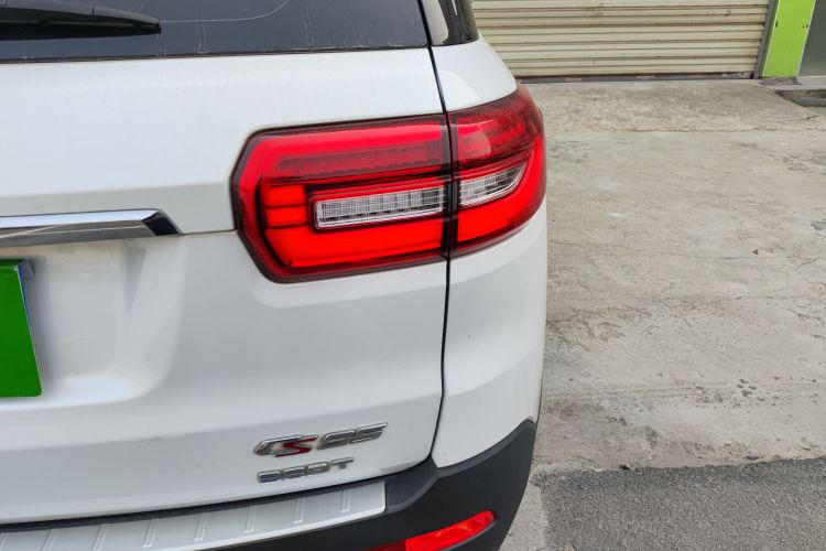 长安CS95 2017款 2.0T 四驱智驭版车身外观9