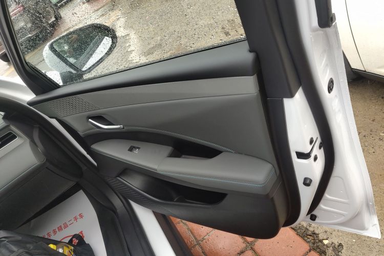 比亚迪 秦PLUS 2025款 DM-i 智驾版 55KM领先型中控内饰42