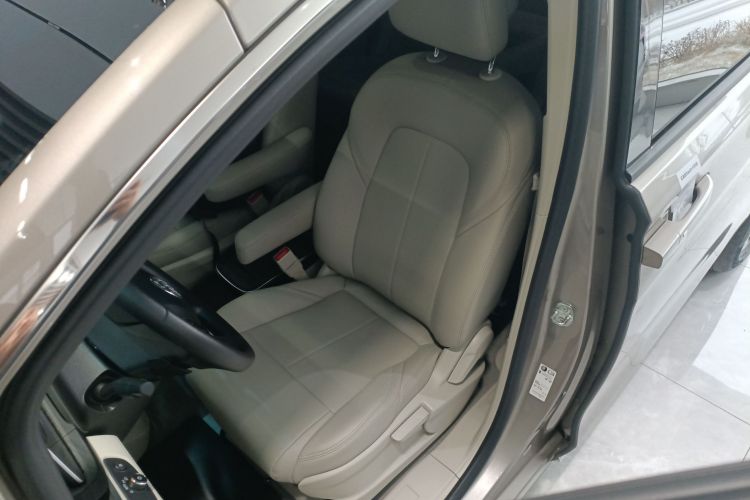 别克GL8 2023款 ES陆尊 舒适型中控内饰19