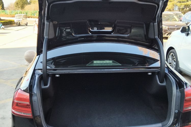 大众 帕萨特 2017款 330TSI DSG尊荣版机舱底盘23