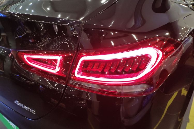 奔驰GLE 2022款 改款 GLE 350 4MATIC 轿跑SUV 豪华型车身外观9