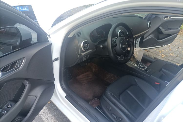 奥迪A3 2016款 Limousine 35 TFSI 风尚型中控内饰7003