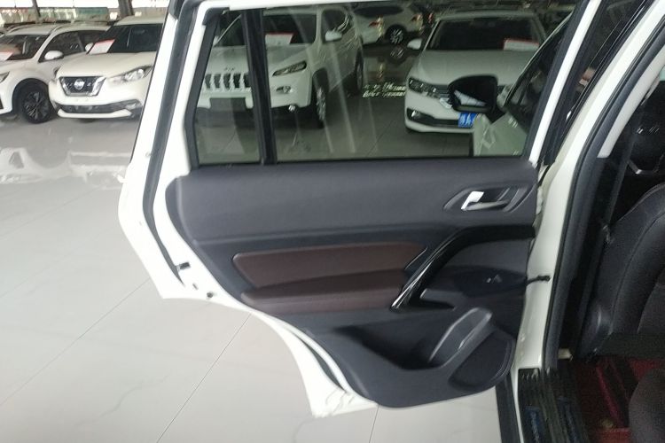 广汽传祺 传祺GS4 2018款 235T 自动两驱至尊版中控内饰7005