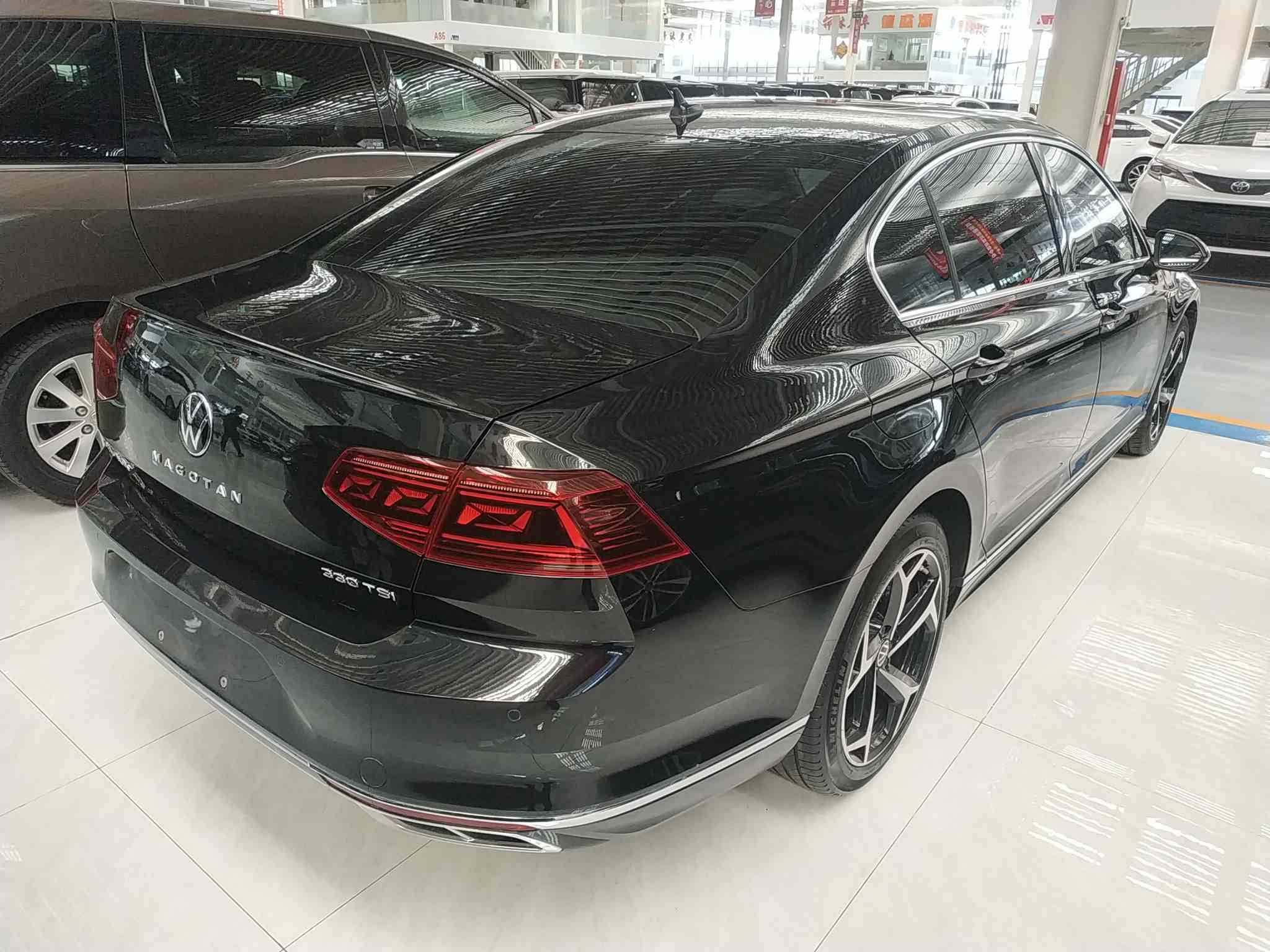 大众 迈腾 2023款 200万辆纪念版 330TSI DSG豪华型(5)