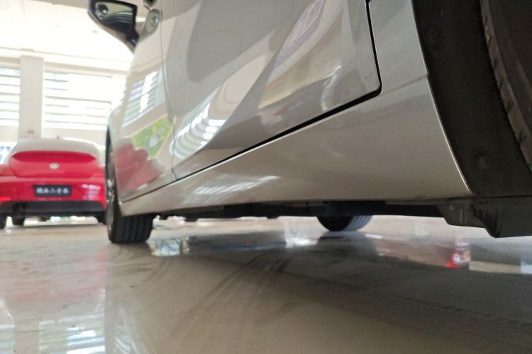 雷克萨斯ES 2025款 300h 臻享版局部细节9002