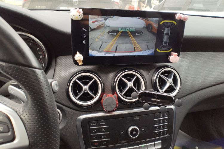 奔驰GLA 2019款 GLA 200 动感型中控内饰16