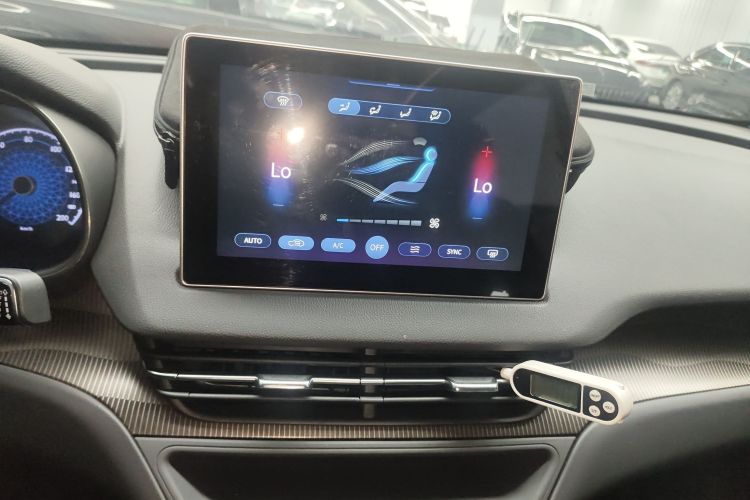 红旗E-QM5 2022款 431km 充电乐享版局部细节16