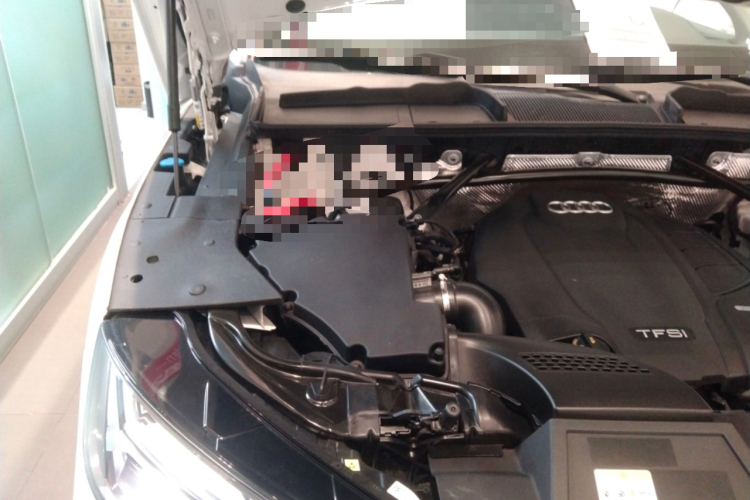 奥迪Q5L 2021款 40 TFSI 豪华动感型机舱底盘25