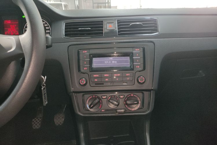 大众 桑塔纳 2018款 1.5L 手动风尚版中控内饰16