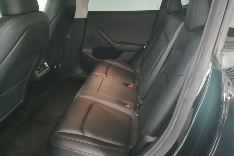 特斯拉 Model Y 2022款 后轮驱动版中控内饰21